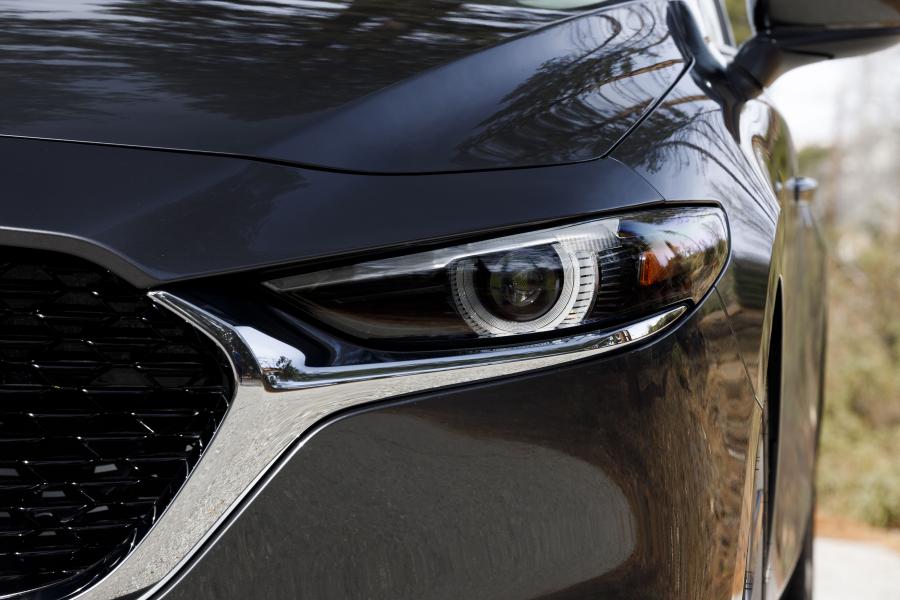 Детали экстерьера Mazda3 Sedan 2019 года  (NA) (фото 45 из 58)